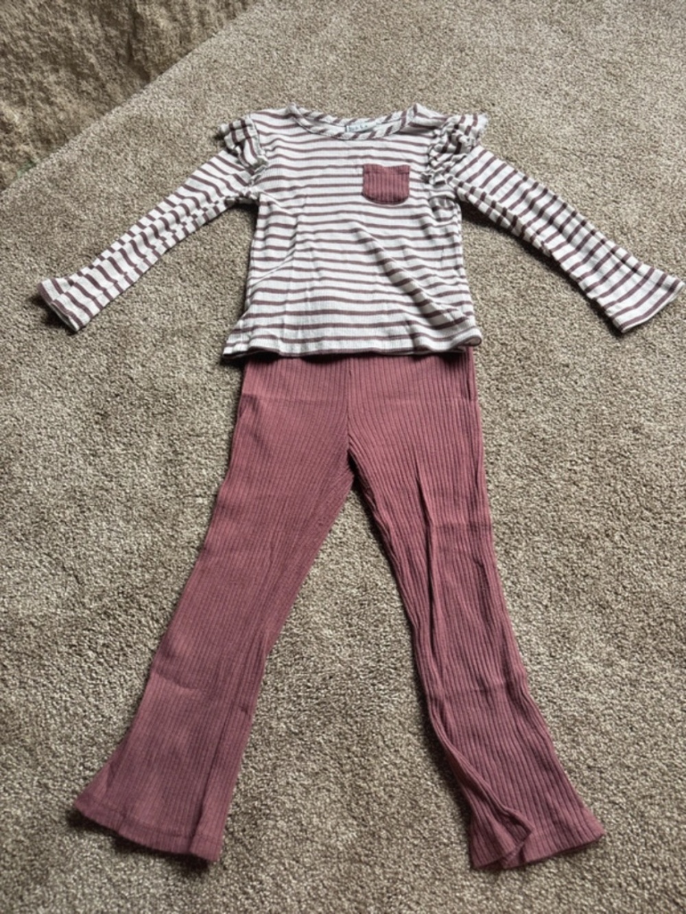 Nicole miller size 6 outfit girls Two-Piece Set - Long Sleeve Top & Pants